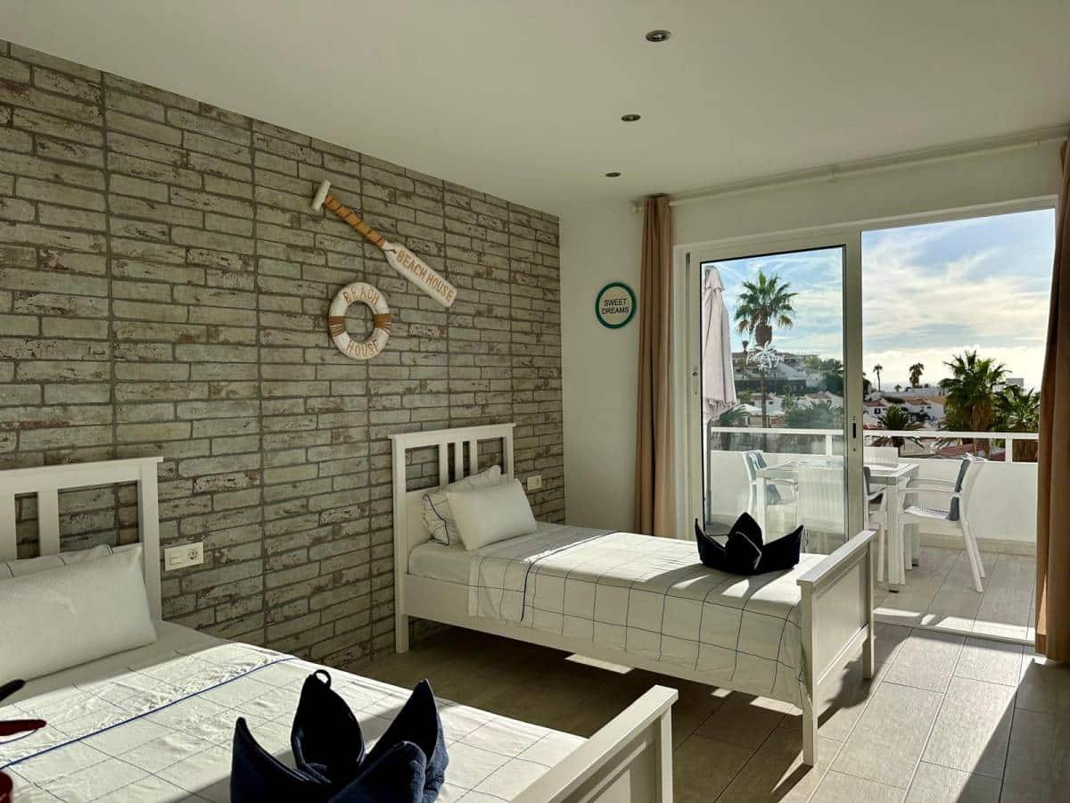 Apartment for sale in Costa Adeje - € 250,000 (Ref: 9356484)