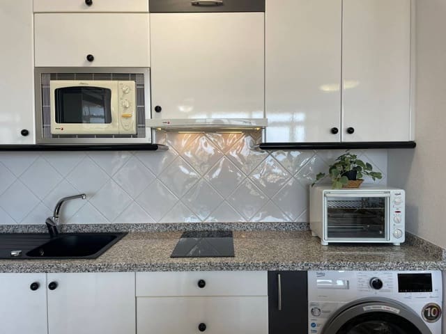 2 soveværelse Lejlighed til leje i Palm-Mar, Arona - € 1.300 (Ref: 9400003)