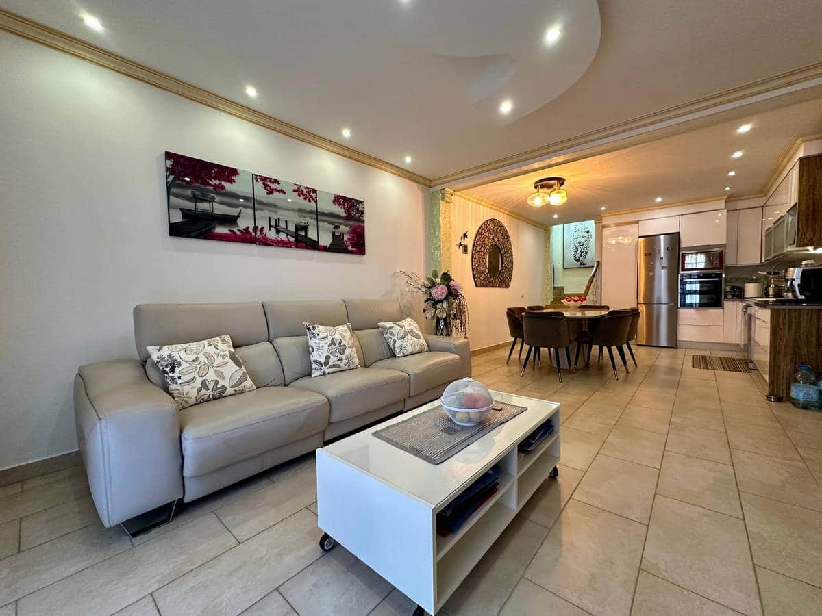 3 makuuhuone Bungalow myytävänä paikassa Costa Adeje - 850 000 € (Ref: 9454890)