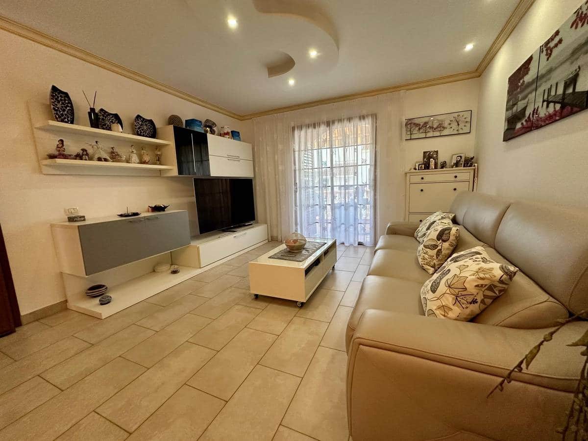 3 makuuhuone Bungalow myytävänä paikassa Costa Adeje - 850 000 € (Ref: 9454890)