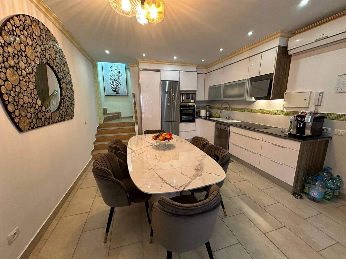 3 makuuhuone Bungalow myytävänä paikassa Costa Adeje - 850 000 € (Ref: 9454890)