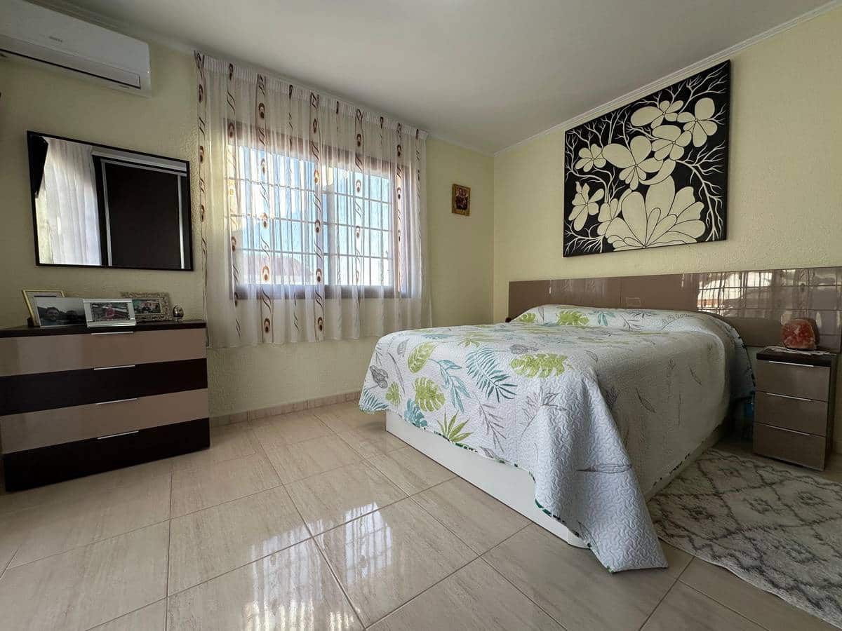 3 makuuhuone Bungalow myytävänä paikassa Costa Adeje - 850 000 € (Ref: 9454890)