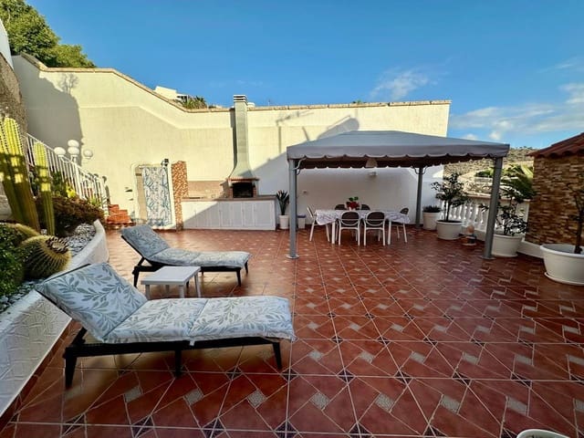 3 makuuhuone Bungalow myytävänä paikassa San Eugenio Alto, Adeje - 850 000 € (Ref: 9454890)