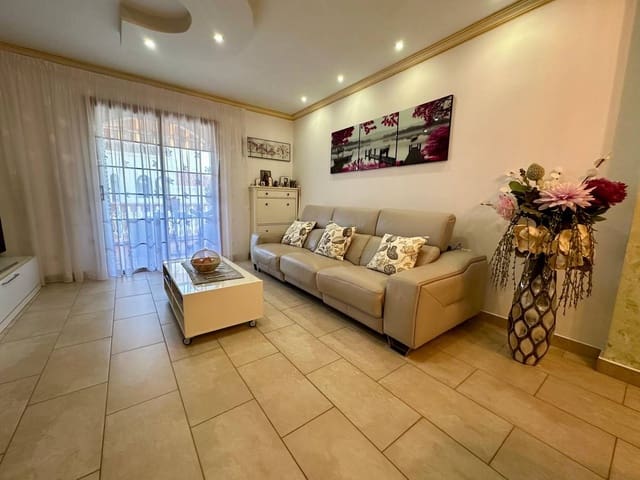 3 makuuhuone Bungalow myytävänä paikassa San Eugenio Alto, Adeje - 850 000 € (Ref: 9454890)