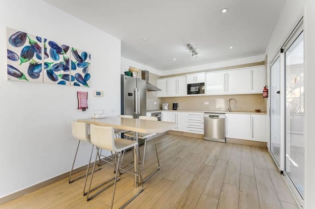 6 soverom Villa til salgs i Playa de la Arena, Santiago del Teide - € 1 280 000 (Ref: 9487239)