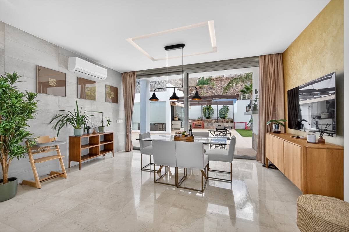 5 bedroom Villa for sale in Roque del Conde - € 2,300,000 (Ref: 9500652)