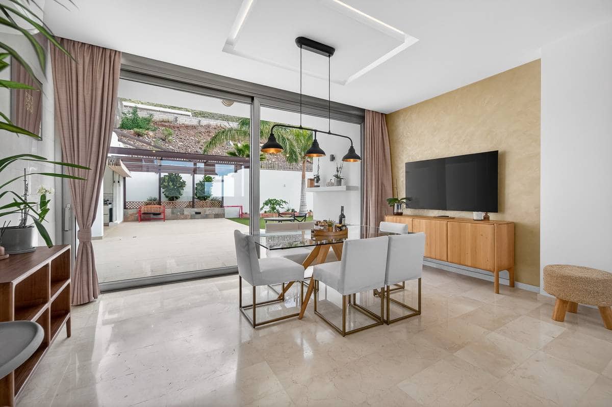 5 bedroom Villa for sale in Roque del Conde - € 2,300,000 (Ref: 9500652)