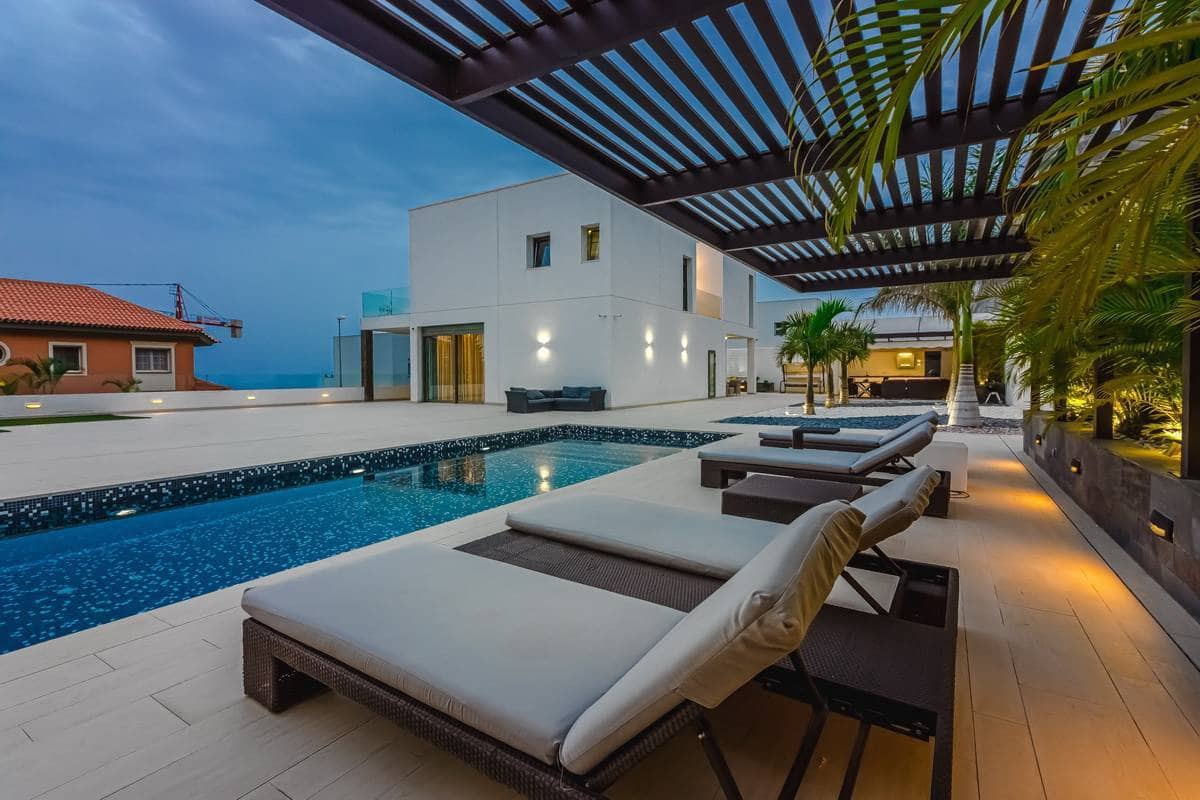5 bedroom Villa for sale in Roque del Conde - € 2,300,000 (Ref: 9500652)
