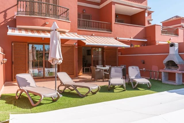 3 soveværelse Villa til salg i Playa del Duque, Adeje - € 1.120.000 (Ref: 9537833)