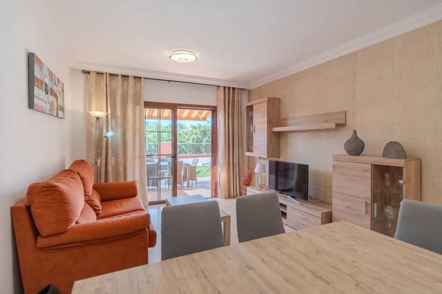 3 soveværelse Villa til salg i Playa del Duque, Adeje - € 1.120.000 (Ref: 9537833)