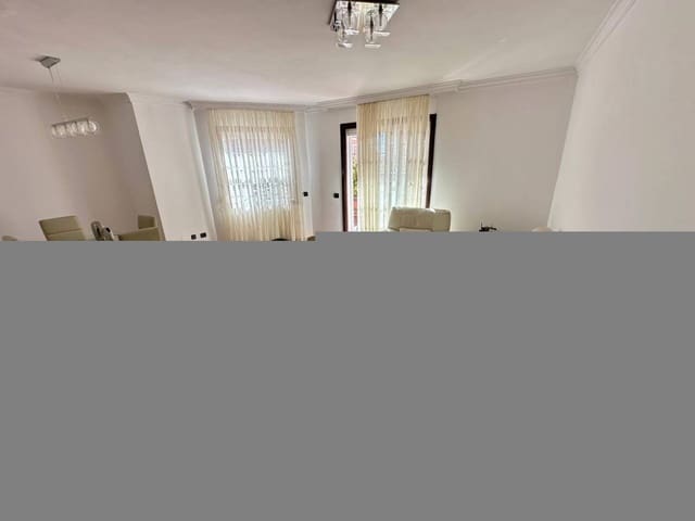 4 Zimmer Villa zu verkaufen in Casco Urbano, Adeje - 685.000 € (Ref: 9547154)