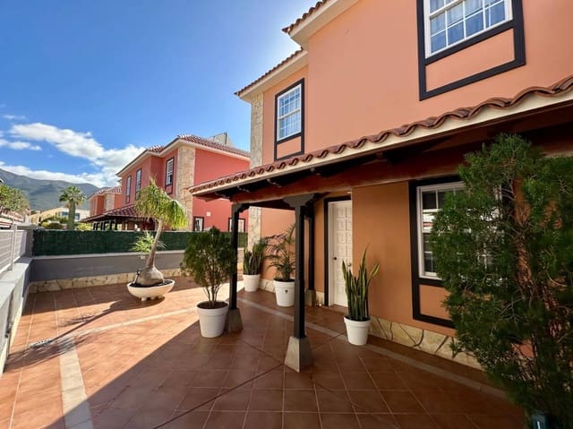 4 Zimmer Villa zu verkaufen in Casco Urbano, Adeje - 685.000 € (Ref: 9547154)