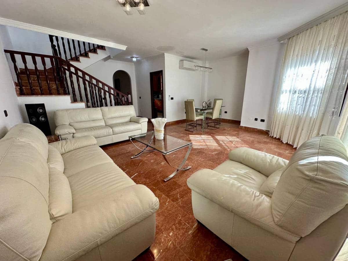 4 Zimmer Villa zu verkaufen in Adeje - 685.000 € (Ref: 9547154)