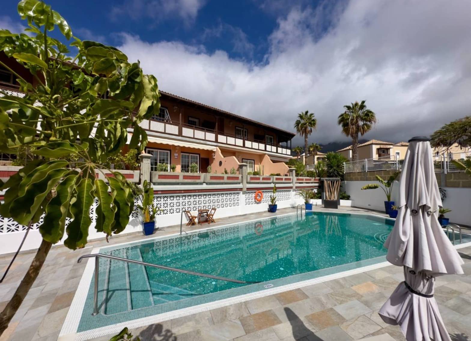 4 Zimmer Villa zu verkaufen in Adeje - 685.000 € (Ref: 9547154)