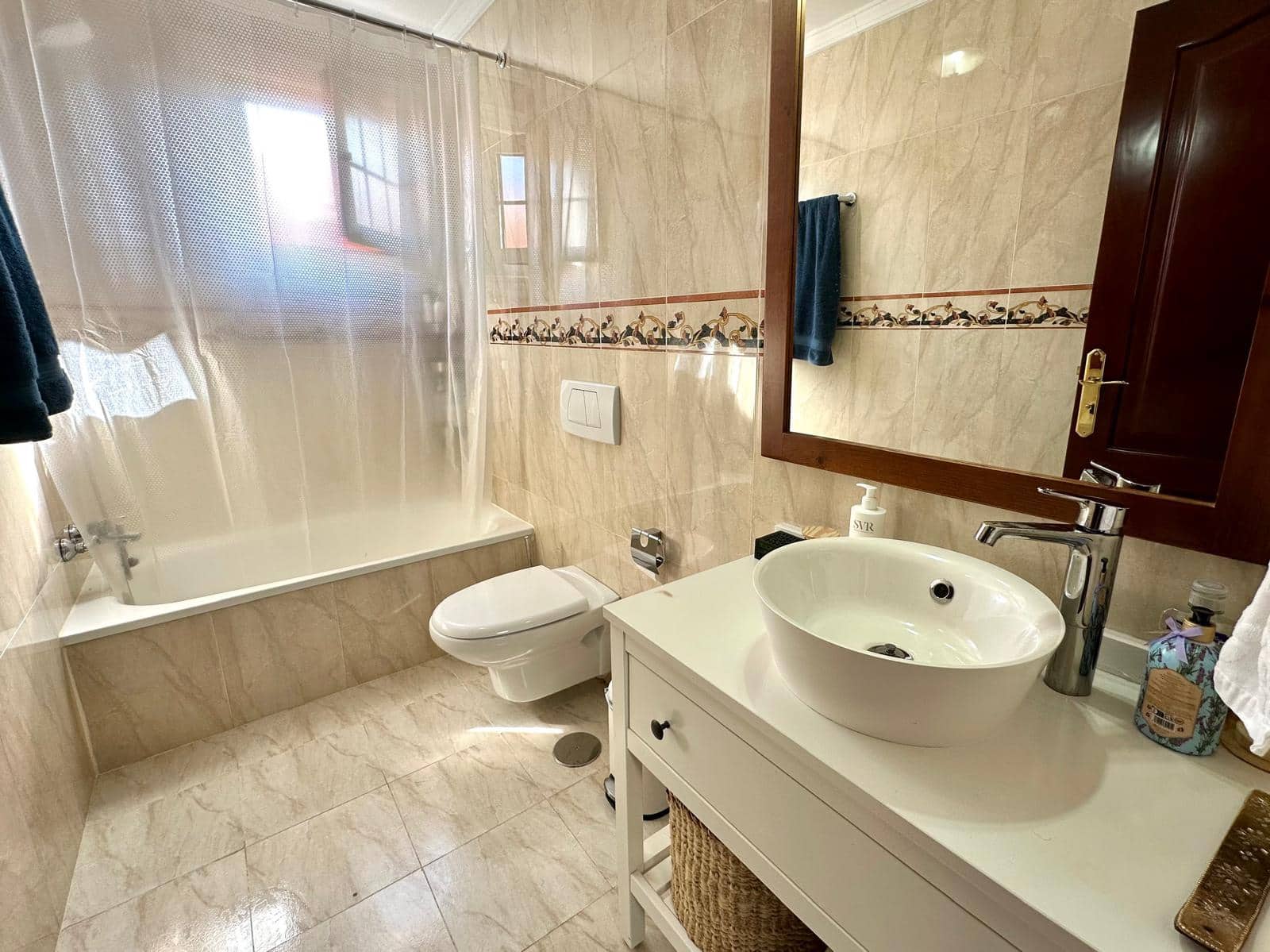 4 Zimmer Villa zu verkaufen in Adeje - 685.000 € (Ref: 9547154)