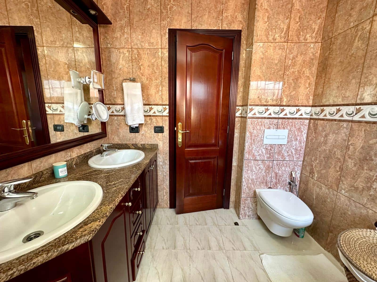 4 Zimmer Villa zu verkaufen in Adeje - 685.000 € (Ref: 9547154)