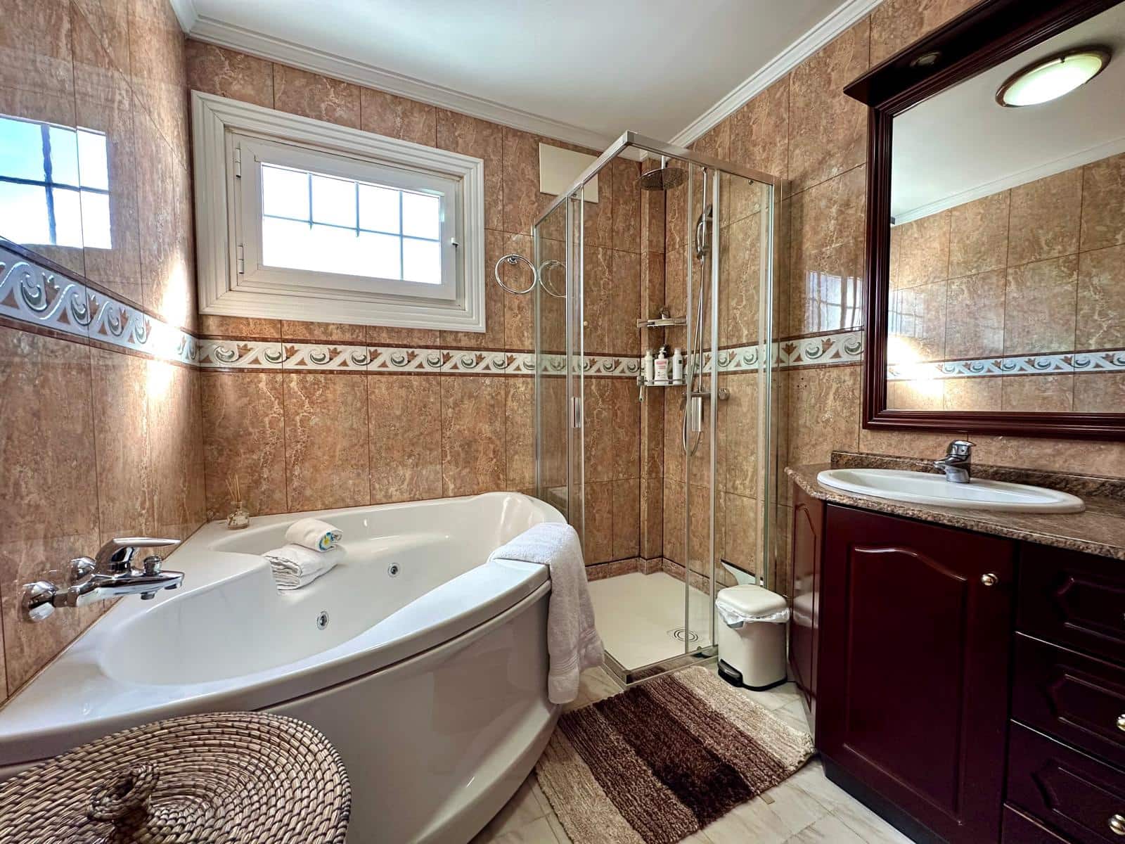 4 Zimmer Villa zu verkaufen in Adeje - 685.000 € (Ref: 9547154)