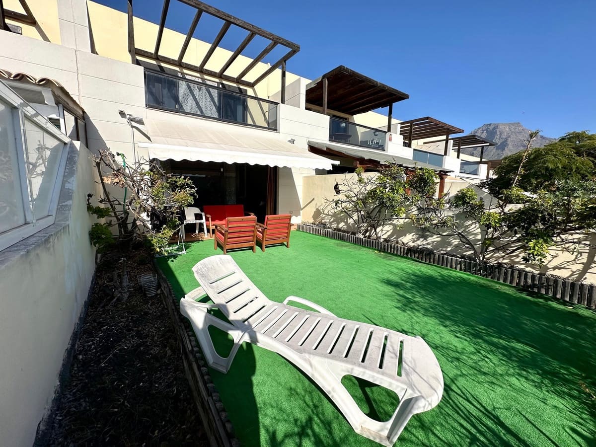 3 soveværelse Byhus til salg i Adeje med garage - € 485.000 (Ref: 9635211)