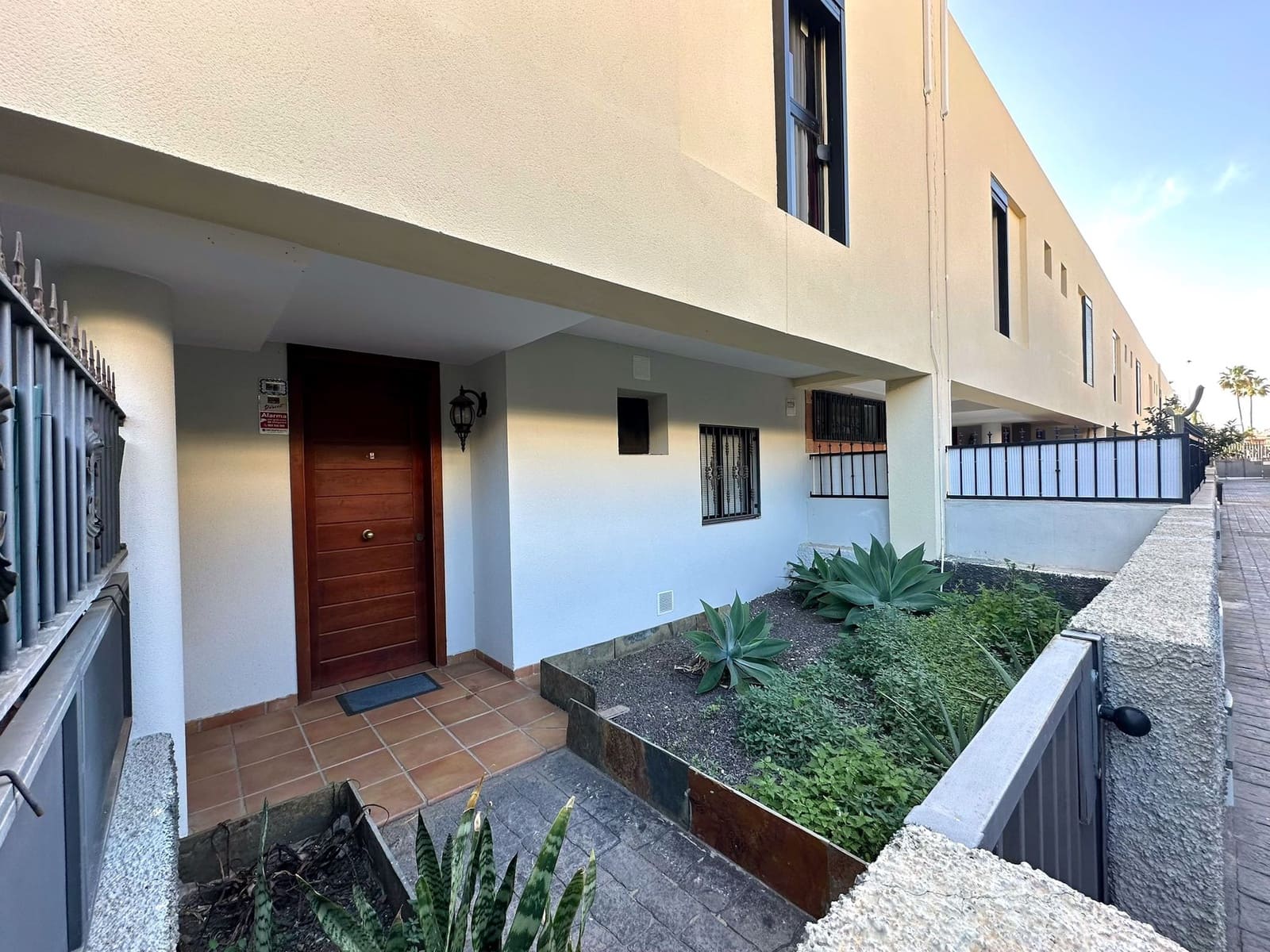 3 soveværelse Byhus til salg i Adeje med garage - € 485.000 (Ref: 9635211)