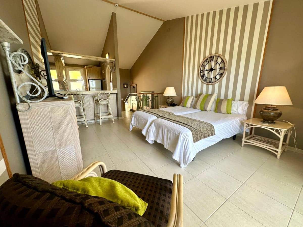 1 quarto Apartamento para venda em Los Cristianos - 320 000 € (Ref: 9638000)