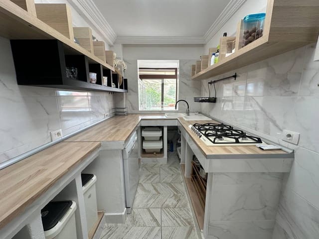 3 makuuhuone Huoneisto myytävänä paikassa Playa de Fañabé Alto, Adeje - 410 000 € (Ref: 9672179)