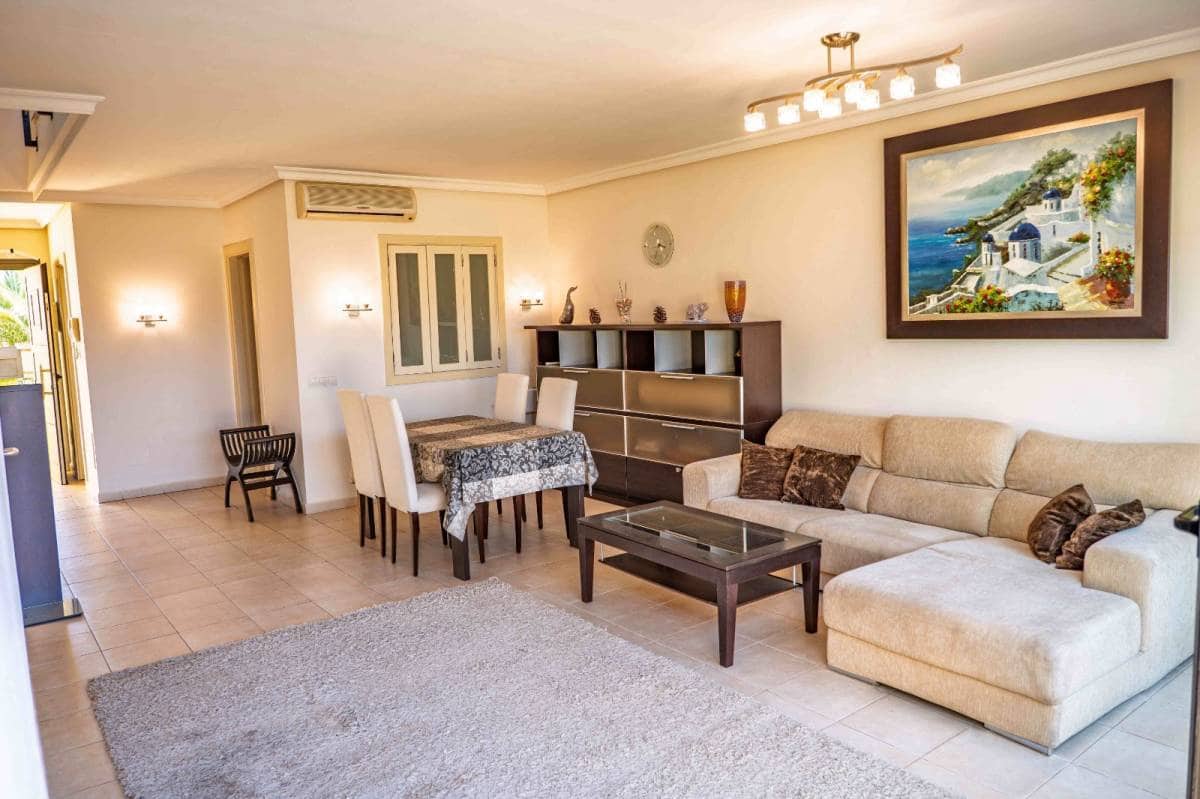 2 soveværelse Lejlighed til salg i Playa del Duque - € 1.070.000 (Ref: 9685639)