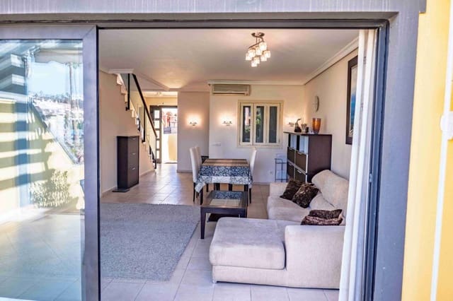 2 soveværelse Lejlighed til salg i Playa del Duque, Adeje - € 1.070.000 (Ref: 9685639)