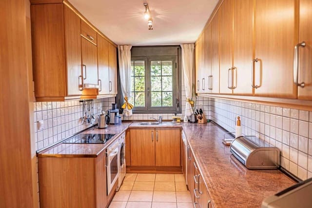 2 soveværelse Lejlighed til salg i Playa del Duque, Adeje - € 1.070.000 (Ref: 9685639)