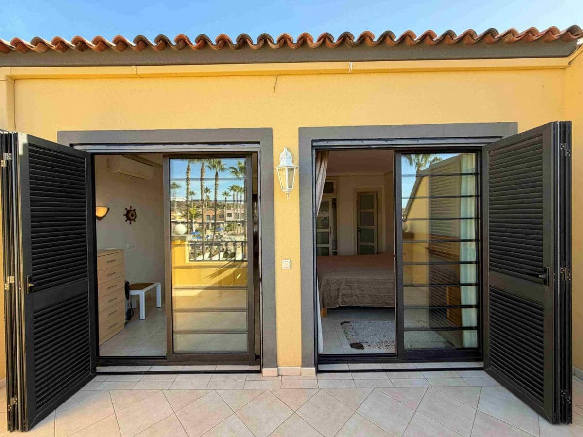 2 soveværelse Lejlighed til salg i Playa del Duque - € 1.070.000 (Ref: 9685639)