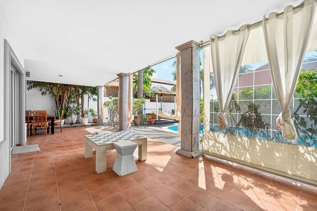 5 makuuhuone Huvila myytävänä paikassa Los Cristianos, Arona - 1 790 000 € (Ref: 9697879)