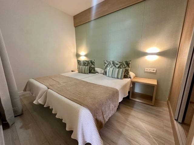 1 soverom Leilighet til salgs i Los Cristianos, Arona - € 225 000 (Ref: 9807194)