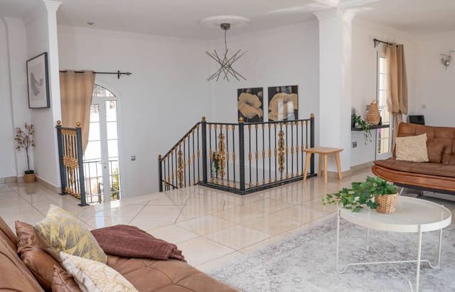 5 soveværelse Villa til salg i Roque del Conde, Adeje - € 1.500.000 (Ref: 9824231)