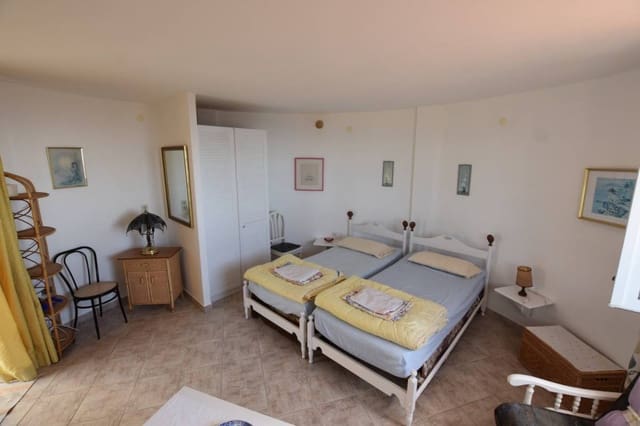 5 makuuhuone Maalaistalo myytävänä paikassa Las Moraditas, Adeje - 999 000 € (Ref: 9858291)