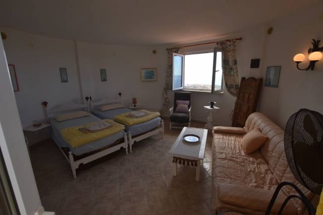 5 makuuhuone Maalaistalo myytävänä paikassa Las Moraditas, Adeje - 999 000 € (Ref: 9858291)