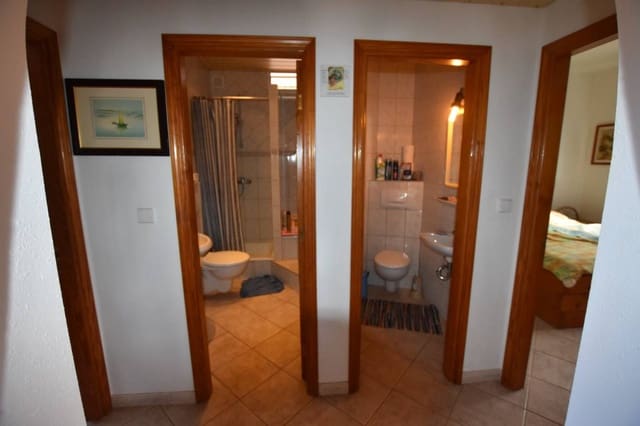 5 makuuhuone Maalaistalo myytävänä paikassa Las Moraditas, Adeje - 999 000 € (Ref: 9858291)