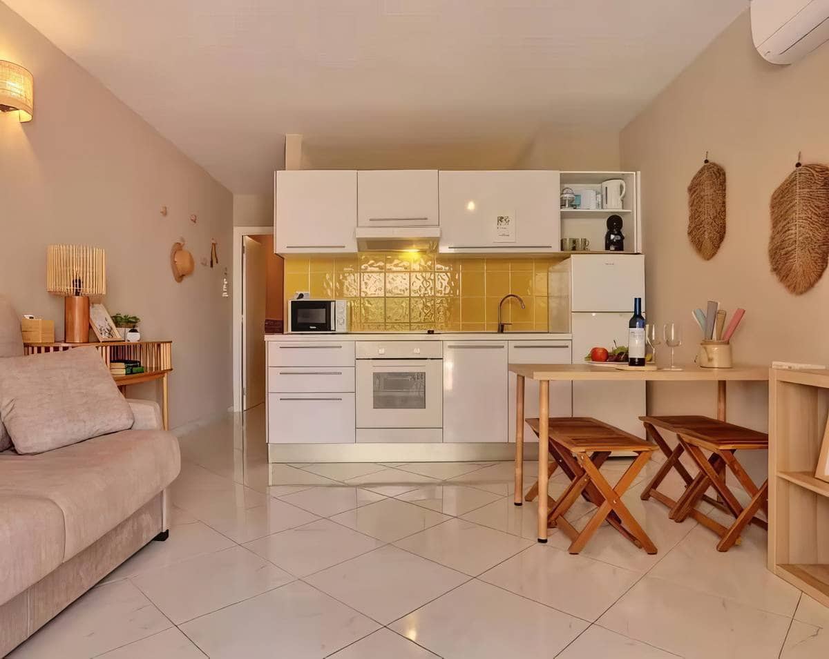 1 soverom Leilighet til salgs i Los Cristianos - € 210 000 (Ref: 9863452)
