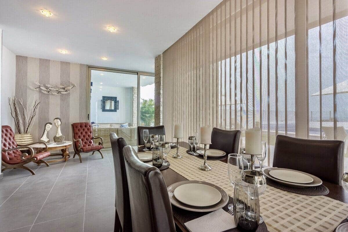 3 bedroom Villa for sale in La Caleta Adeje - € 1,890,000 (Ref: 9902373)