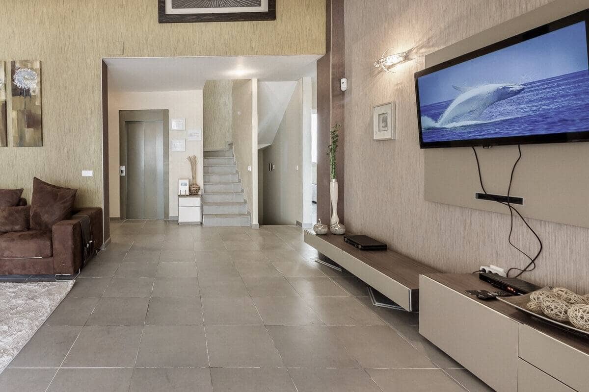 3 bedroom Villa for sale in La Caleta Adeje - € 1,890,000 (Ref: 9902373)
