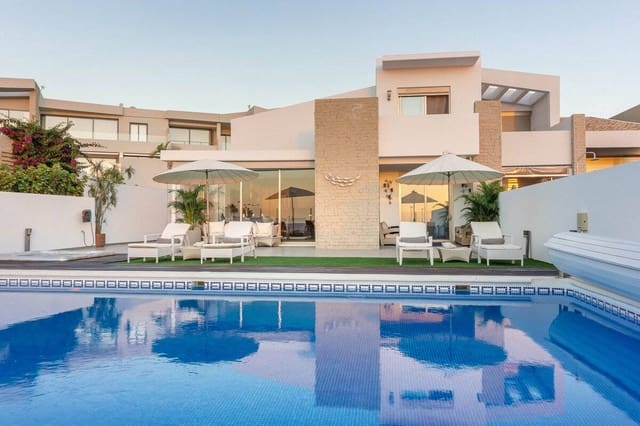 3 bedroom Villa for sale in La Caleta Adeje, Adeje - € 1,890,000 (Ref: 9902373)