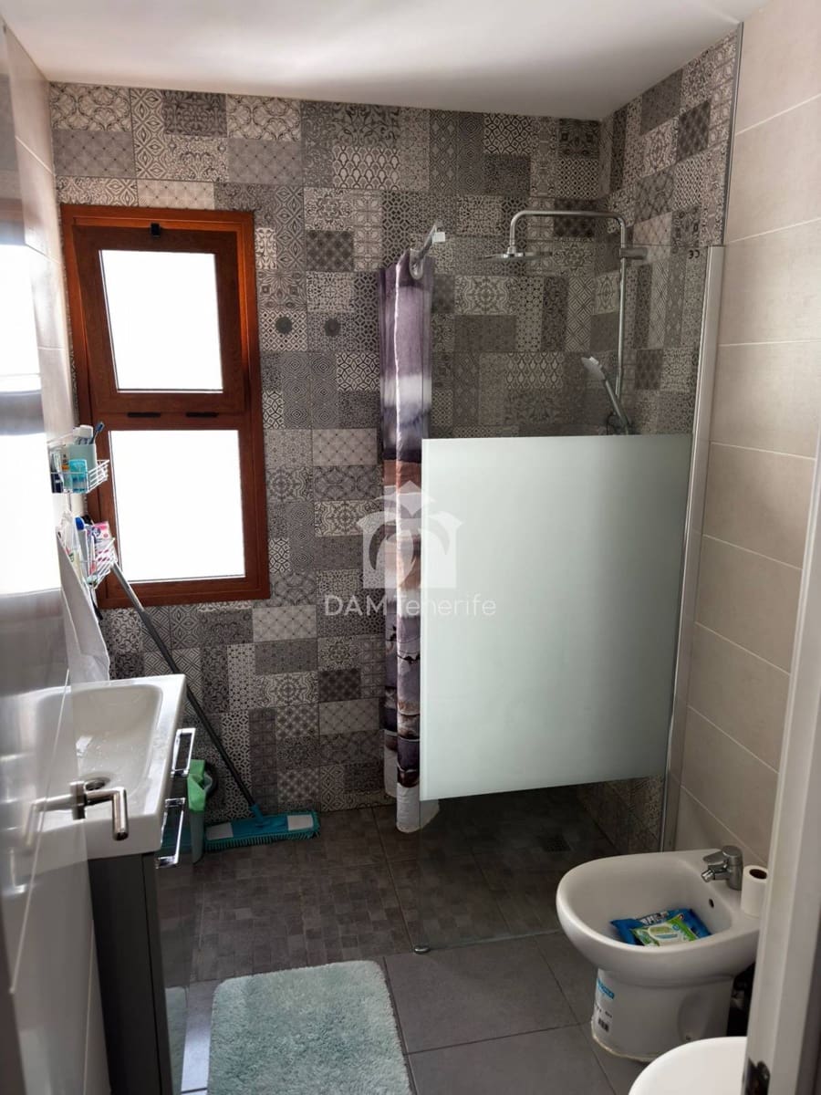 2 makuuhuone Huoneisto myytävänä paikassa Adeje - 243 000 € (Ref: 9913789)