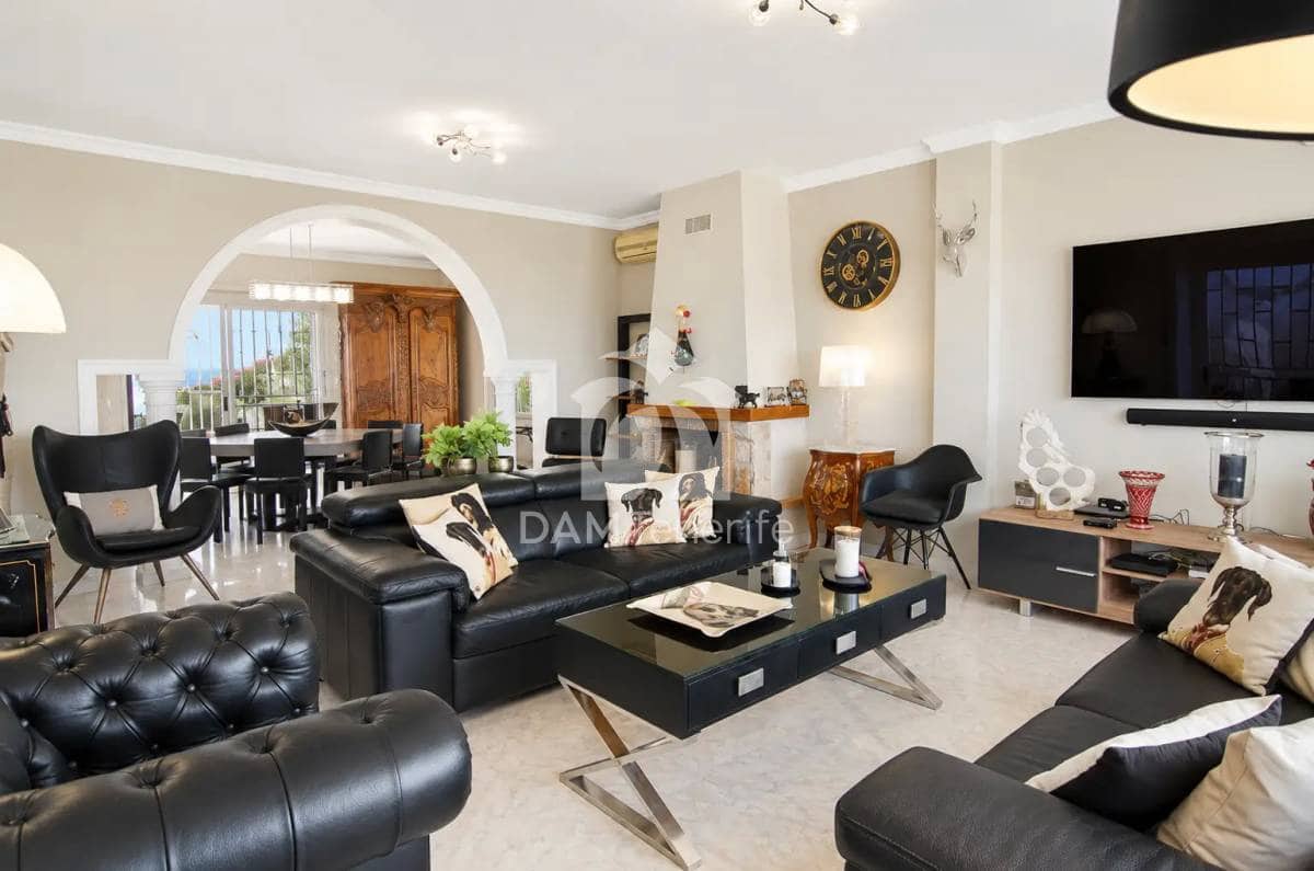 4 bedroom Villa for sale in Valle de San Lorenzo - € 780,000 (Ref: 9923018)
