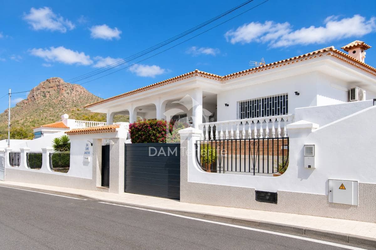 4 bedroom Villa for sale in Valle de San Lorenzo - € 780,000 (Ref: 9923018)