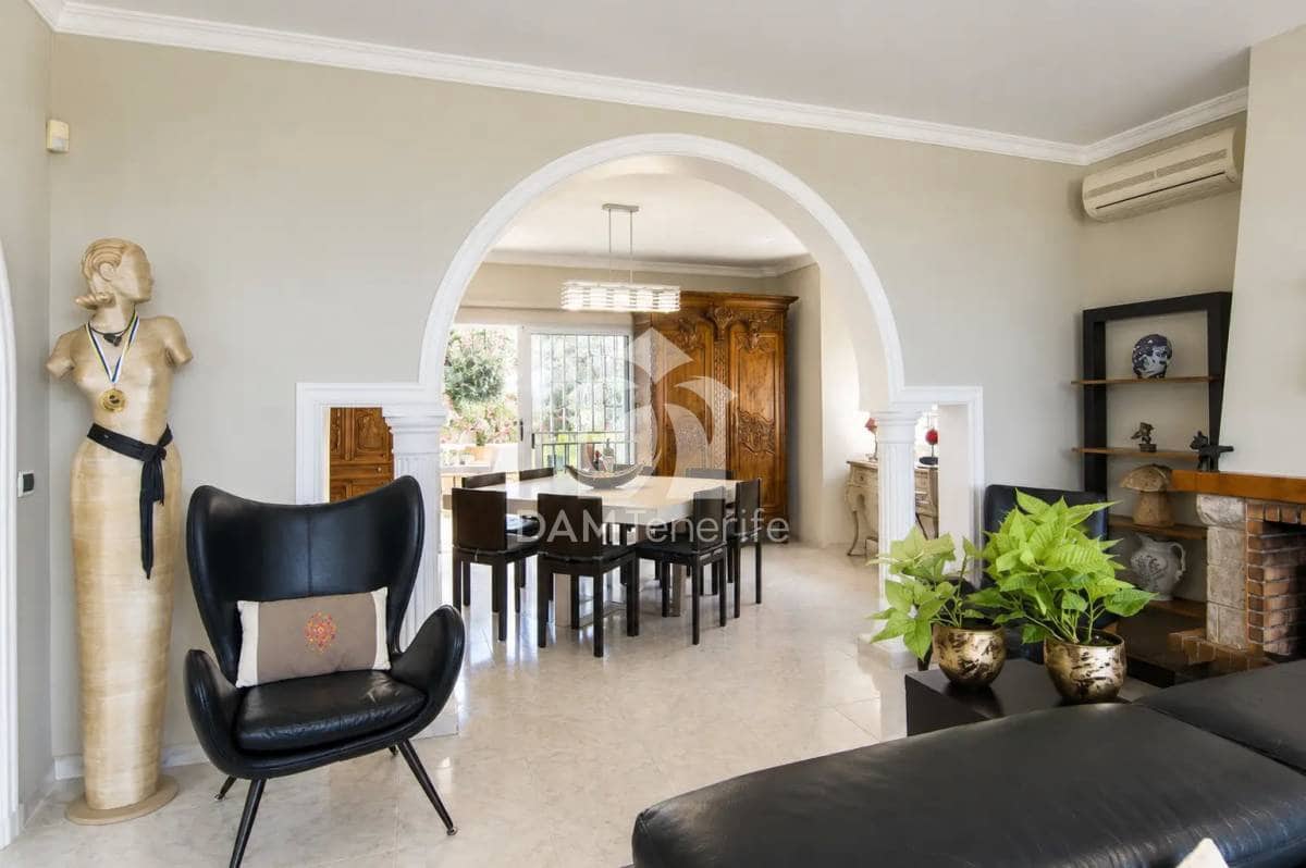 4 bedroom Villa for sale in Valle de San Lorenzo - € 780,000 (Ref: 9923018)
