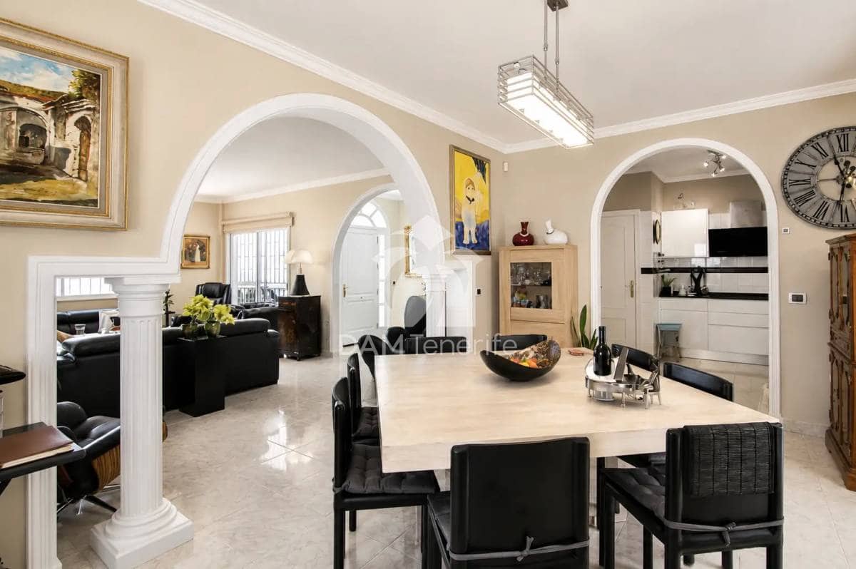 4 bedroom Villa for sale in Valle de San Lorenzo - € 780,000 (Ref: 9923018)