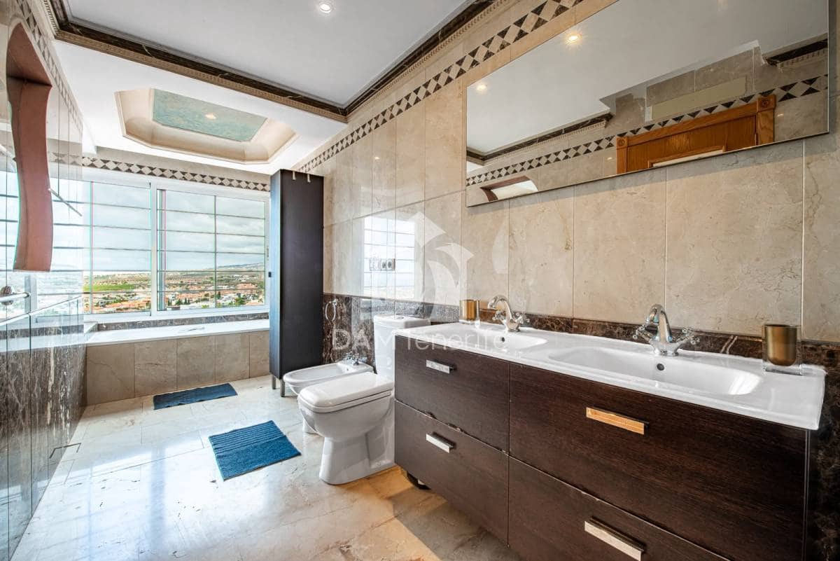 5 bedroom Townhouse for sale in Torviscas - € 690,000 (Ref: 9935049)