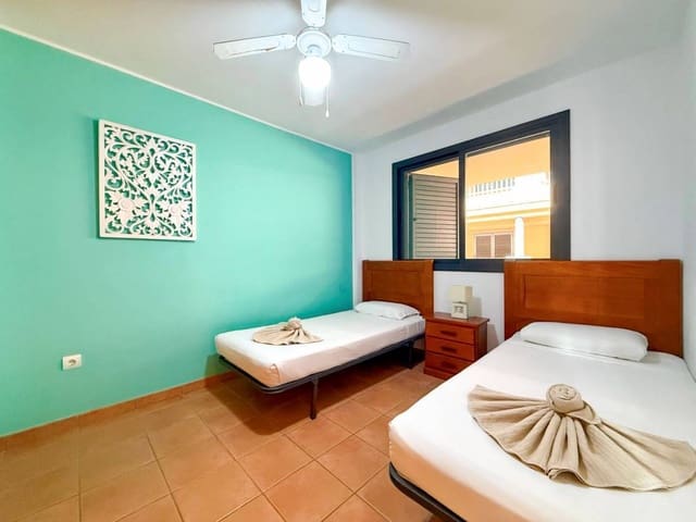 2 quarto Apartamento para arrendar em Playa Paraiso, Adeje com piscina garagem - 1 500 € (Ref: 9996057)