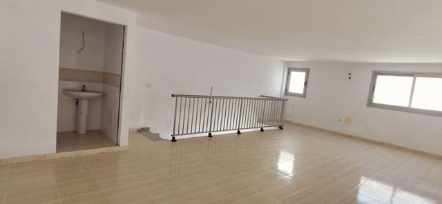 Kaupallinen vuokrattavana paikassa Arrecife - 1 600 € (Ref: 8923420)
