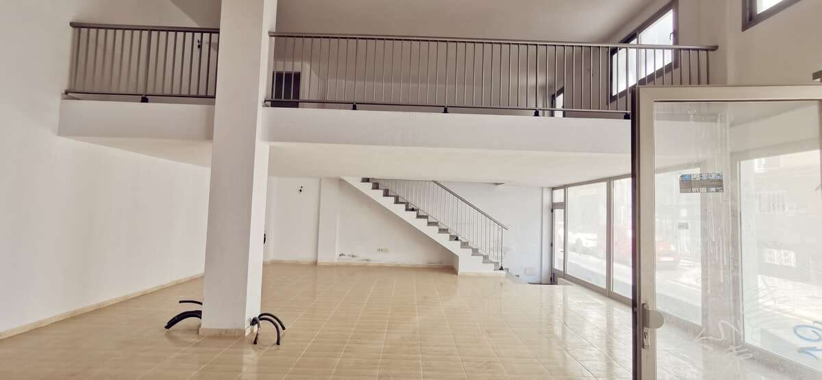 Erhverv til leje i Arrecife - € 1.600 (Ref: 8923420)