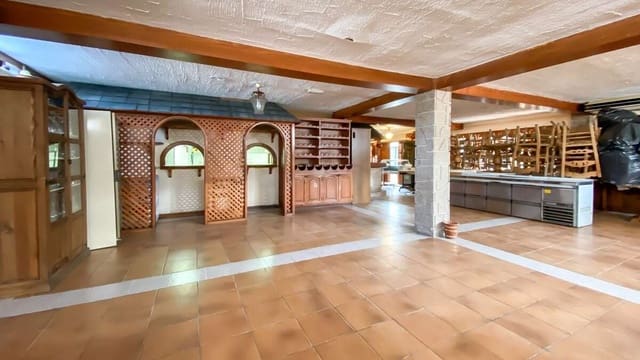 Comercial para venda em Puerto del Carmen, Tías - 165 000 € (Ref: 8923421)