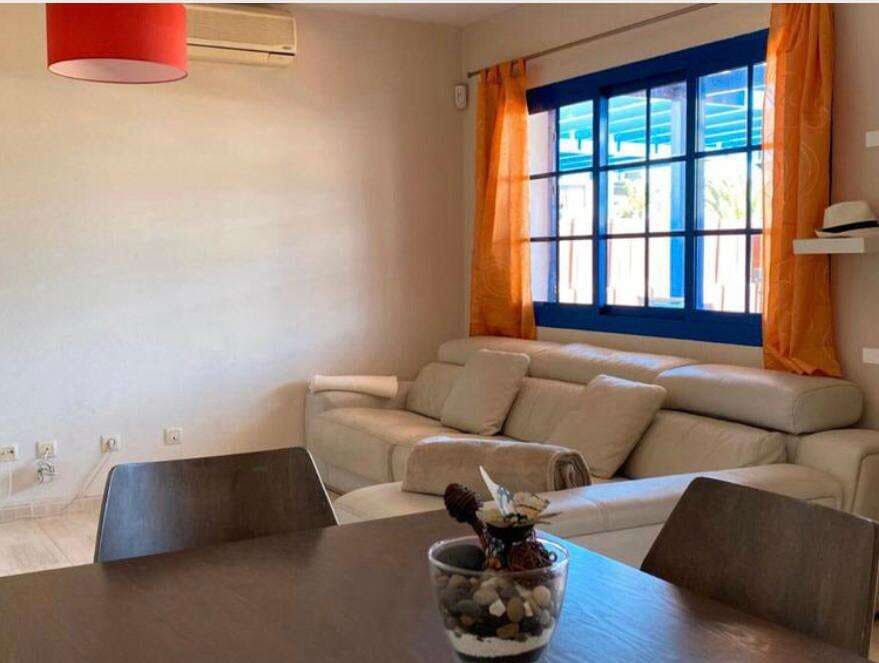 3 bedroom Semi-detached Villa for sale in Playa Blanca with pool - € 426,000 (Ref: 9280688)